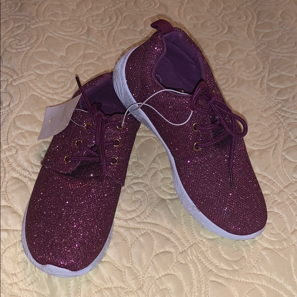 Girls sneakers